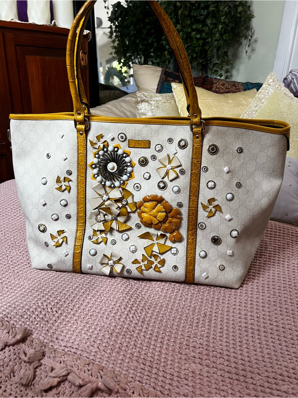 Gucci Vintage Embellished Floral Joy Tote White Yellow GG Supreme